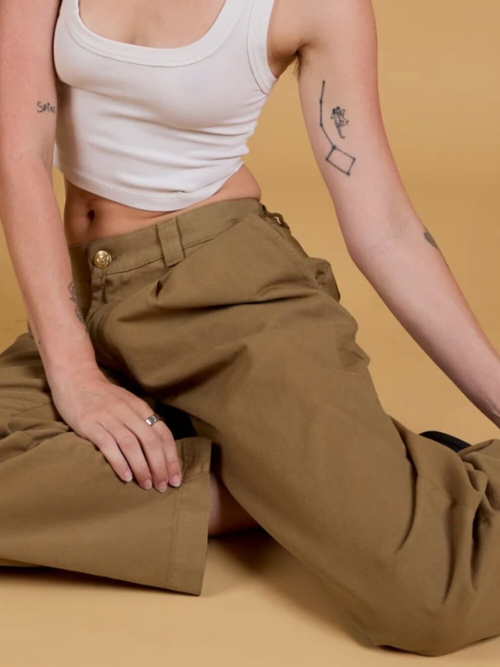 Big Bud Press Baggy Mid-Rise Trousers in Desert Brown - Picture 2 of 4